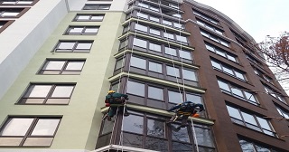 Установка крыши на балкон Азнакаево цена от 1060 руб. м/2.